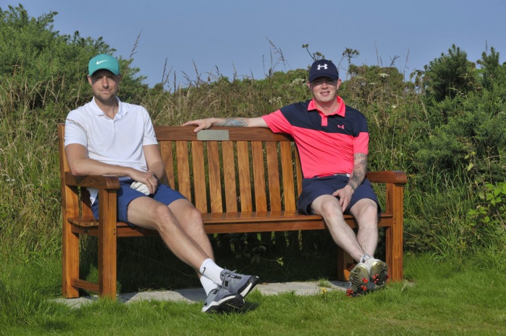 thumbnail_GrahamProctor_bench_01_golfers